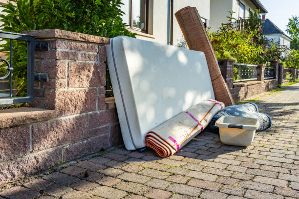 Best Professional Junk Removal  in Munising, MI